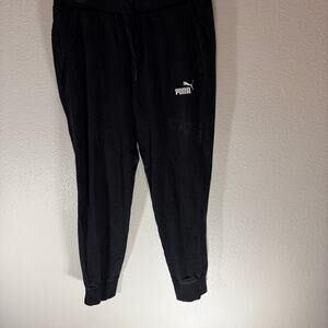 puma size L joggers in black